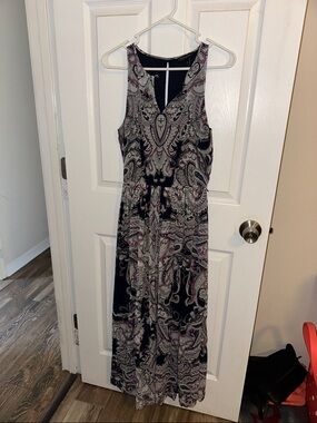 Sleeveless Blue Paisley Maxi Dress with Pink Accents